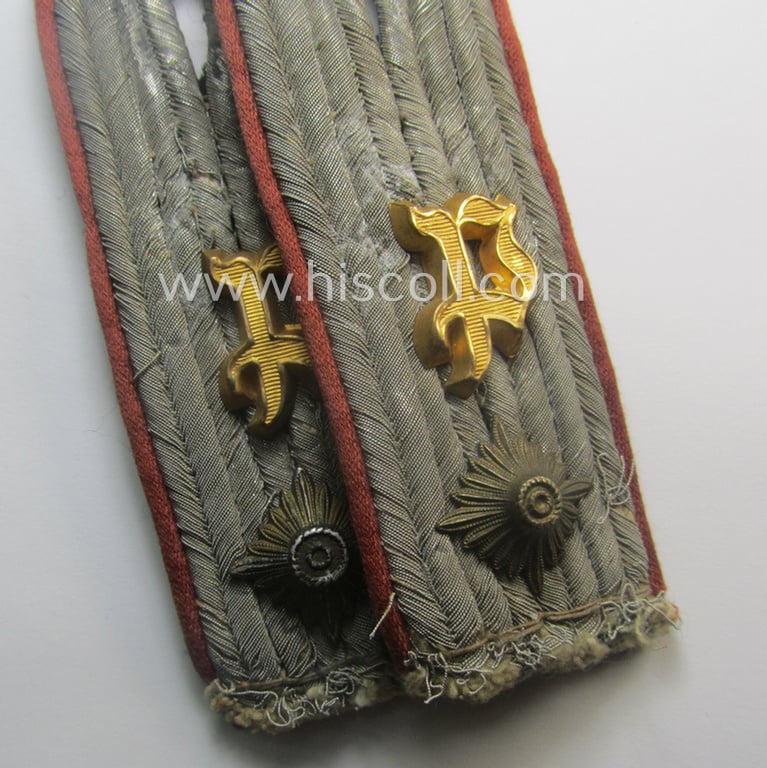 Fantastic - very desirable and complete! - truly worn and carefully tunic-removed insignia-grouping as was worn by a: 'Obersturmfüher u. Mitglied einer Panzerjäger-Abts. der Leibstandarte SS Adolf Hitler'