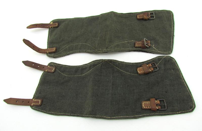 Pair of late war M37 pattern gaiters or Gamaschen
