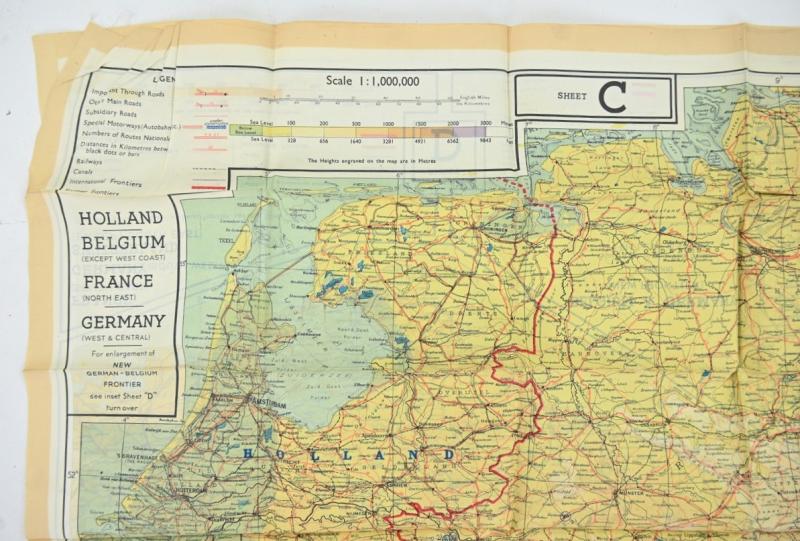 USAAF WW2 Escape Map set with Cover & Compas