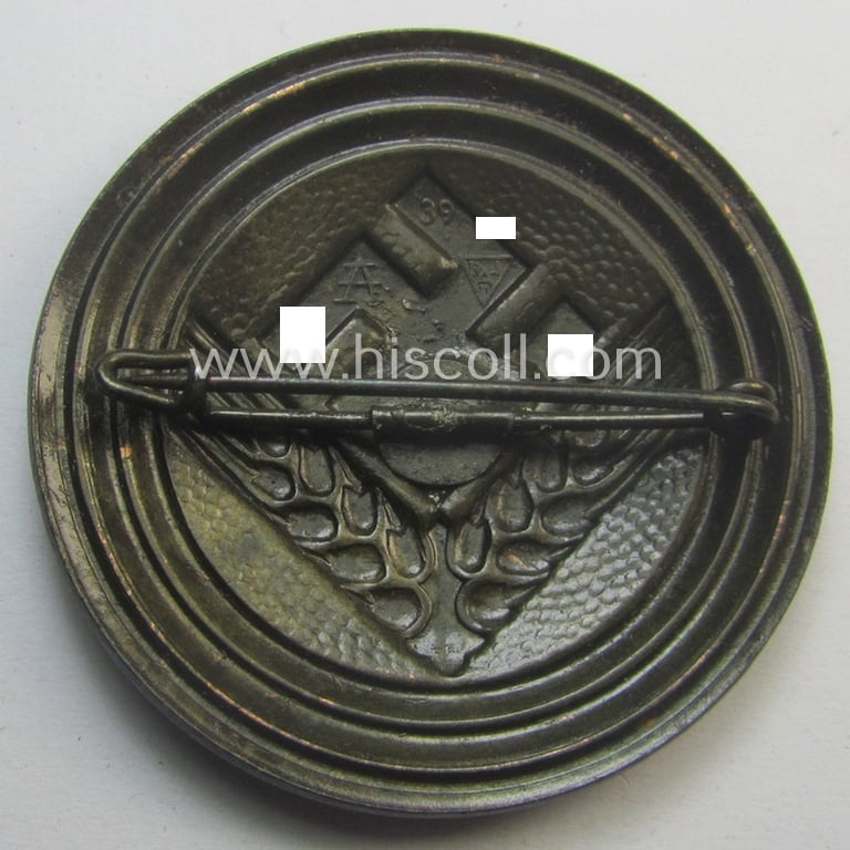 'Reichsarbeitsdienst der weiblichen Jugend' (or: RADwJ ie.: Womens Labour Service) so-called: 'Brosche für Kameradschaftsältesten' being a clearly maker- (ie. 'A'-) marked and/or: '1939'-dated example
