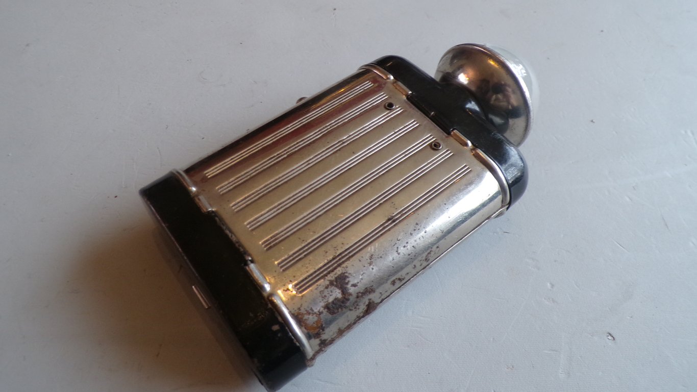 Pertrix 603 flashlight