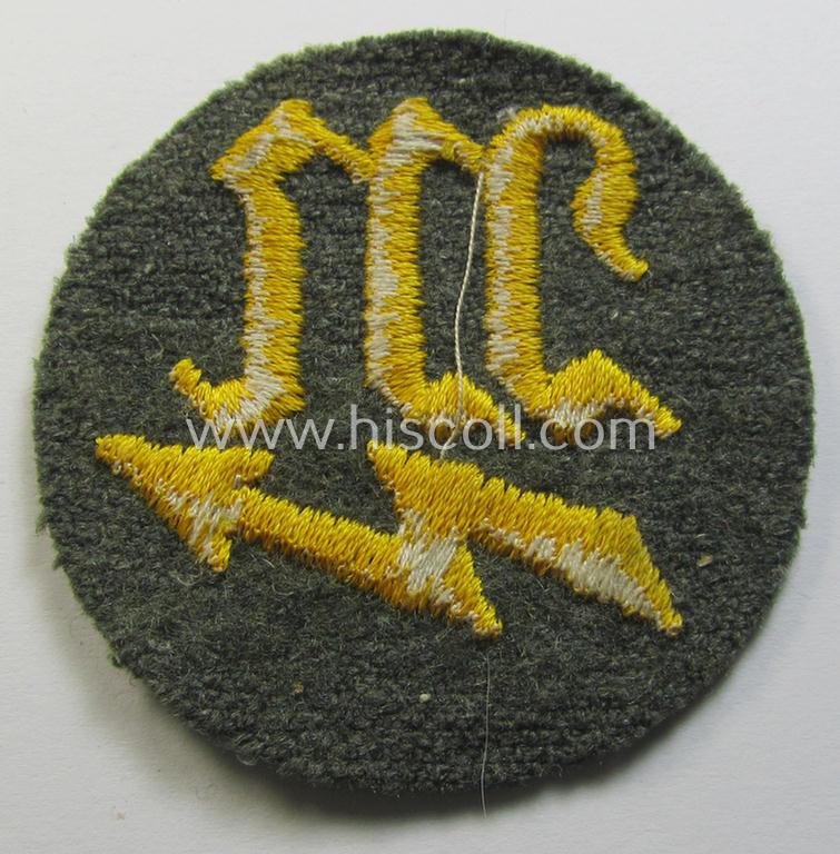 Superb - and scarcely encountered! - later-war period, WH (Heeres) machine-embroidered trade- and/or special career patch as intended for a: 'Nachrichtenmechaniker-Unteroffizier' (or: qualified signals-mechanic ie. NCO)