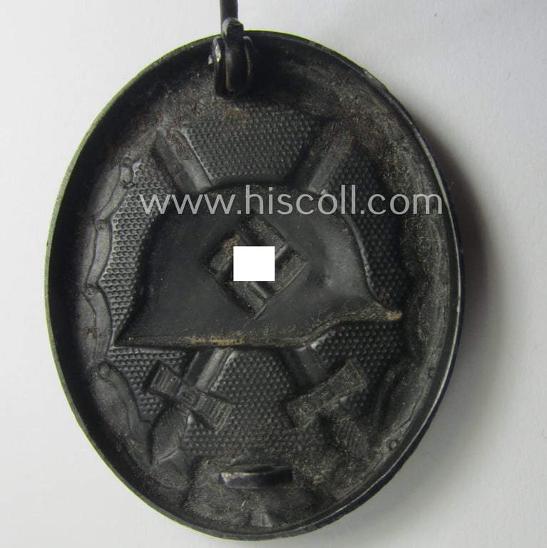 Hardly used- nor worn example of a black-class wound-badge (or: 'Verwundeten-Abzeichen in Schwarz') being a typical magnetic and/or non-maker-marked example