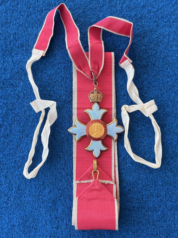 EXTREMELY RARE CASED CBE MEDAL, CASE IS TO THE LATE KING GEORGE VI ISSUE.