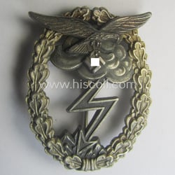 Mid- (ie. later-) war-period, zinc- (ie.'Feinzink'-) based version...