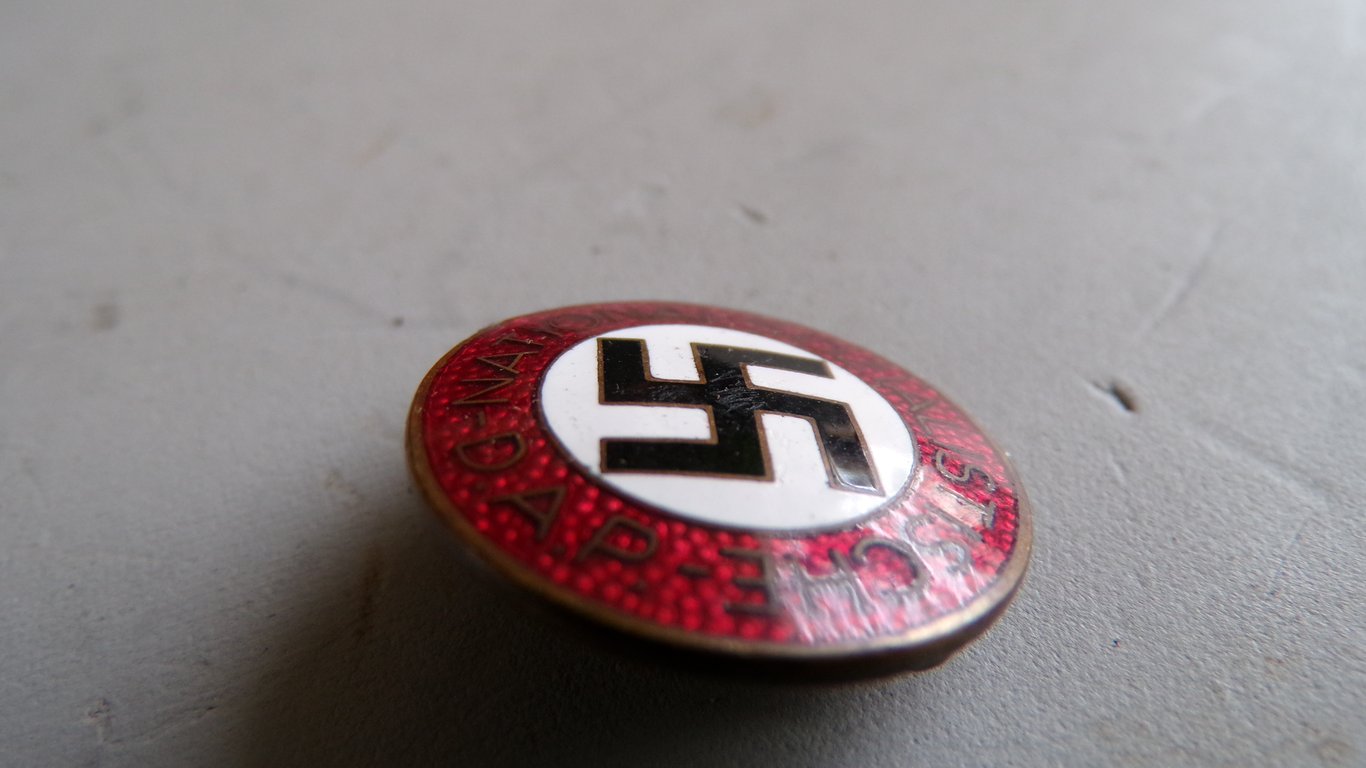 N.S.D.A.P Membership Party pin M1/72