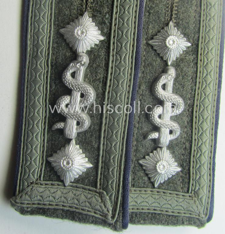 Pair of WH (Heeres) 'M44'-styled (ie. 'simplified' and/or neatly 'cyphered'!) NCO-type shoulderstraps: 'Oberfeldwebel eines Sanitäts-Rgts. o. Abtlgs.'
