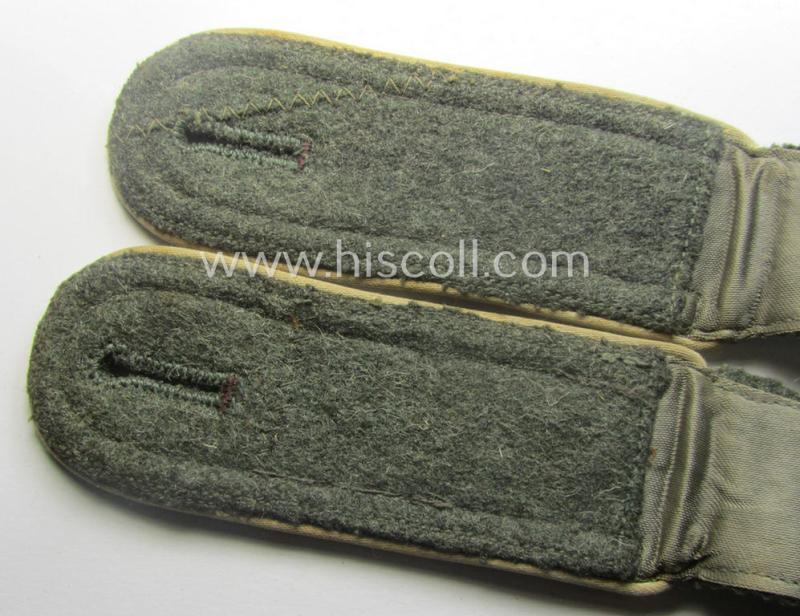 Pair of WH (Heeres), early- (ie. mid-) war-period- (ie. 'M40- o. M43'-) pattern NCO-type shoulderstraps as piped in the white-coloured branchcolour as was intended for an: 'Uffz. eines Infanterie-Rgts.'