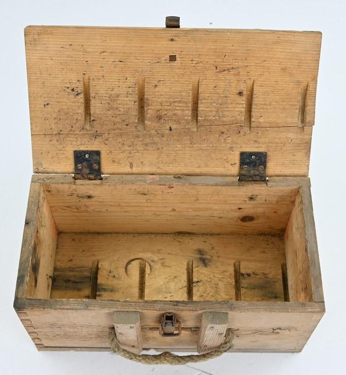 German WH Entlastungzunder 44 Ammunition Box