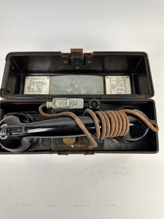 Nice original German WW2 FF33 Field Telephone (Feldfernsprecher 33) 1943