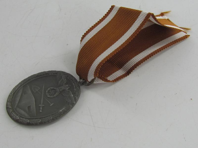 Westwall Medal ( Late War Zink )