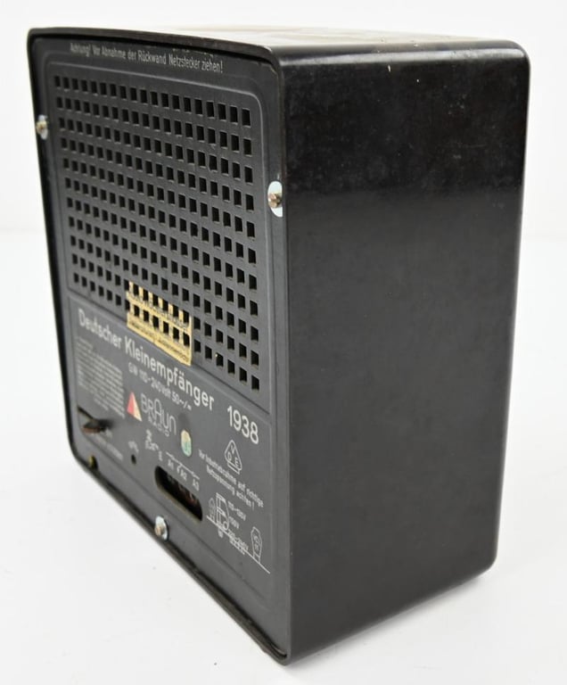 German Third Reich Era Civil Radio 'Deutsche Kleinempfänger'