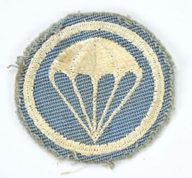 US WW2 Infantry Paratroopers Garrison Cap Badge