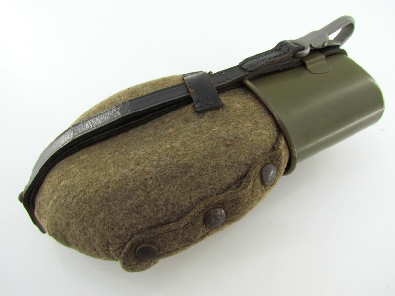 Late War German M31 Canteen and Cup HRE 43