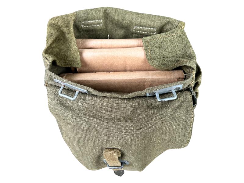 Late-war Pioneer Combat Assault Pouches