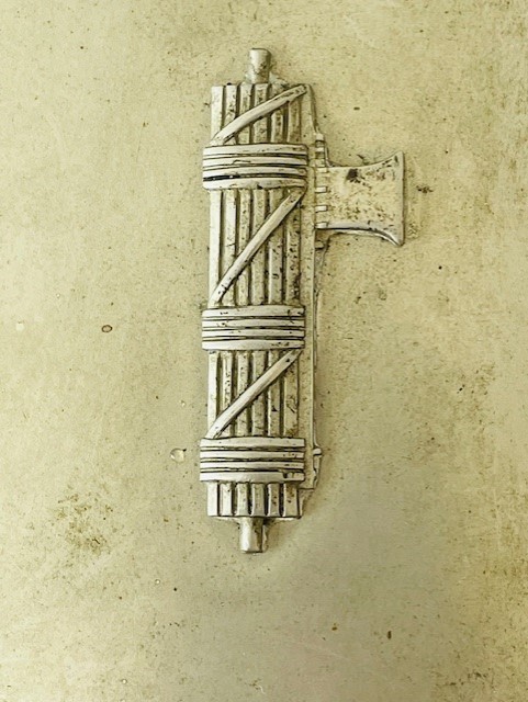 RARE BRITISH UNION OF FASCISTS BELT AND BUCKLE DATING FROM THE EARLY 1930s WITH MAKERS MARK.