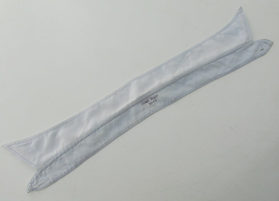 Blue-White coloured Shirt Collar (1942)