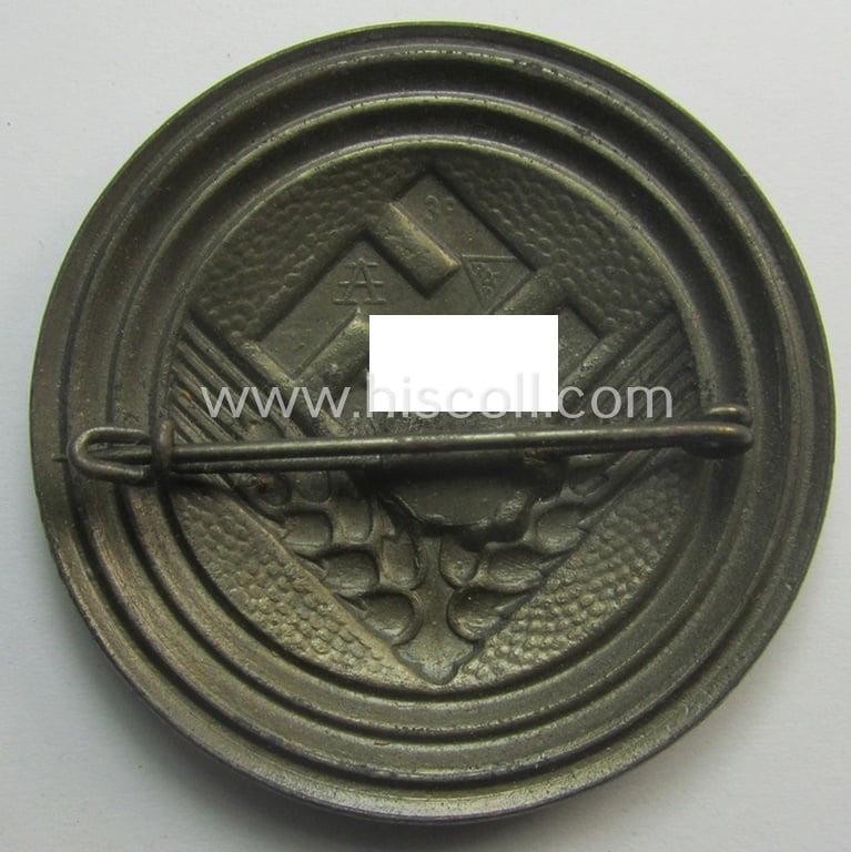 'Reichsarbeitsdienst der weiblichen Jugend' (or: RADwJ ie.: Womens Labour Service) so-called: 'Brosche für Kameradschaftsältesten' being a clearly: '1939'-dated example