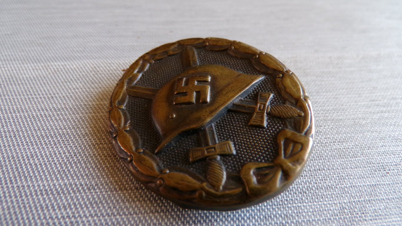 Black Wound Badge with Award Document