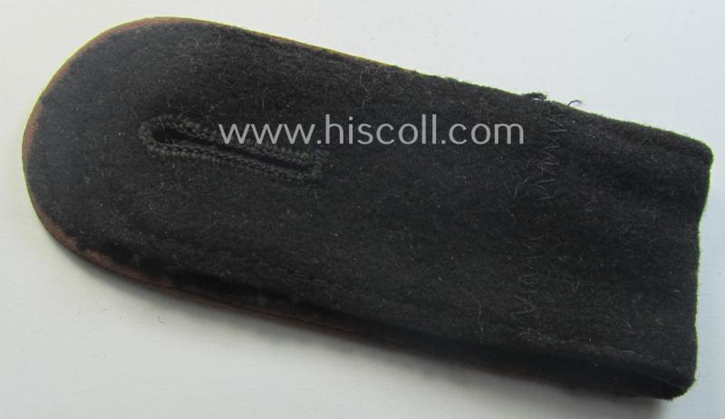 Single, WH (Heeres) EM-type shoulderstrap for usage by a: 'Soldat' who served within the: 'Panzer-Truppen'