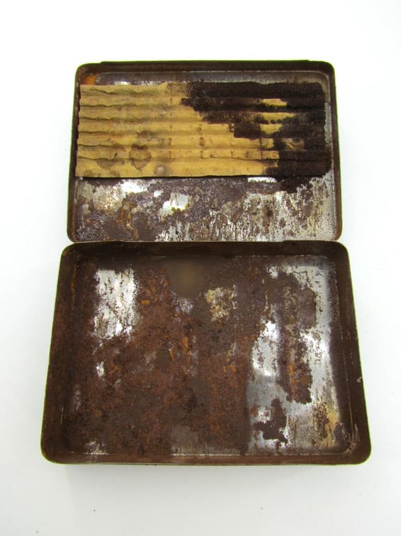 British WWII second model Gasmask Bag + Mask + contents 1943