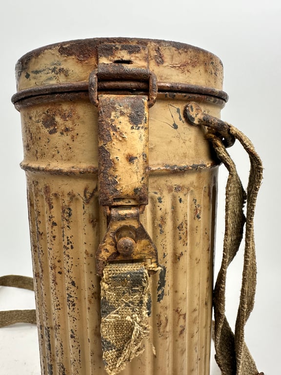 WW2 German Dak Gasmask canister