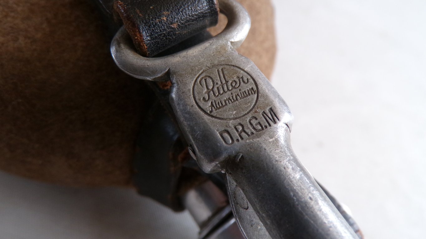 Near mint RZM Feldflasche 1937