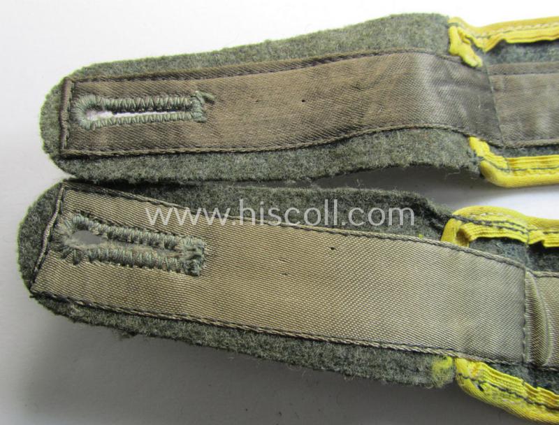 Pair of later-war-period, WH (Heeres) so-called: 'M44'-styled, 'simplified', enlisted-mens'-type shoulderstraps as was intended for a: 'Soldat der Nachrichten-Trpn.'