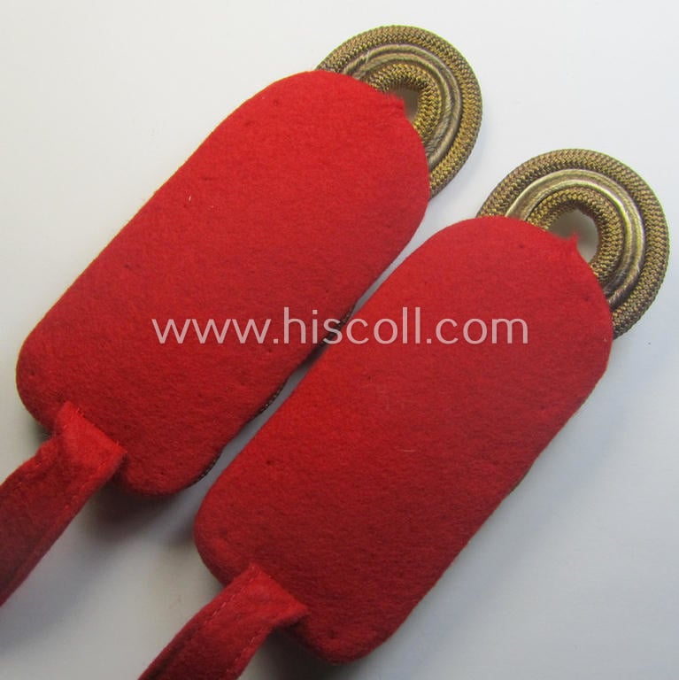 Pair of WH (Heeres) general-officers'-pattern shoulderboards: 'Generalmajor des Heeres'