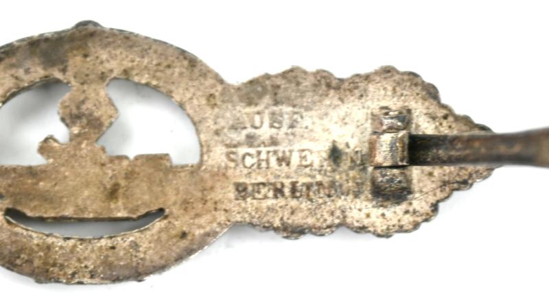 German KM U-Boat Front Clasp in Silver