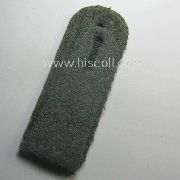 Neat - albeit single! - WH (Heeres), early-war-period (ie. 'M40'-pattern- ie. rounded-style-) EM-type shoulderstrap as was intended for a: 'Soldat der Infanterie-Trpn.'