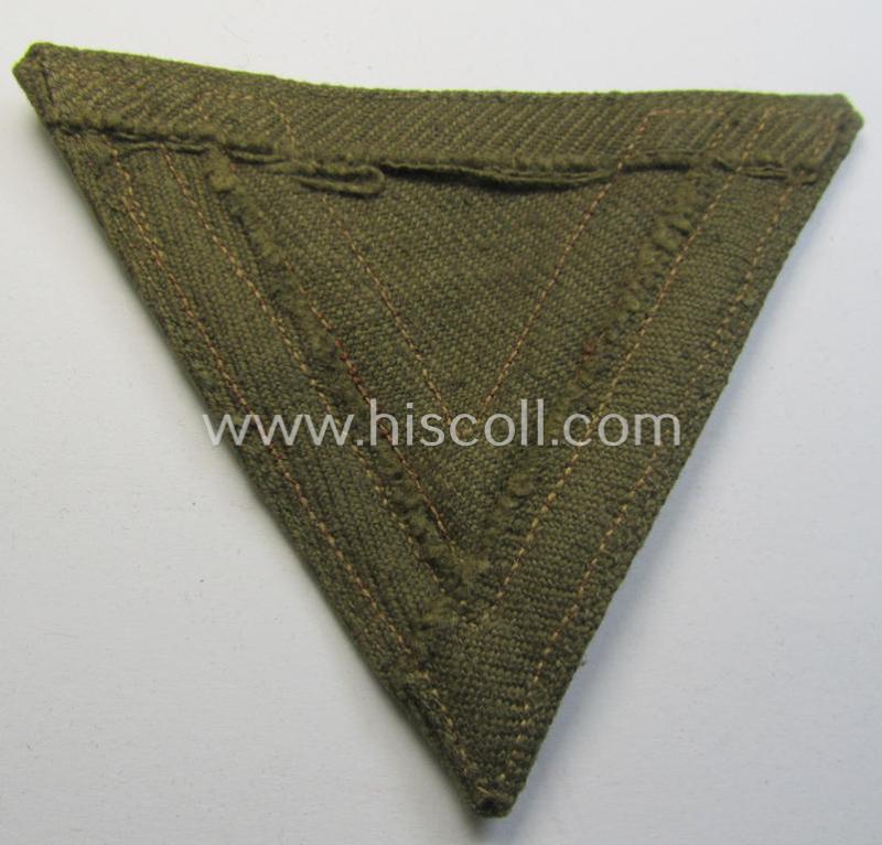 Superb - and rarely seen! - WH (Heeres) tropical-styled, 'Armwinkel' (or: arm-chevron) as executed on typical tan-coloured linnen as was specifically intended for usage by a soldier with the rank of: 'Obergefreiter'