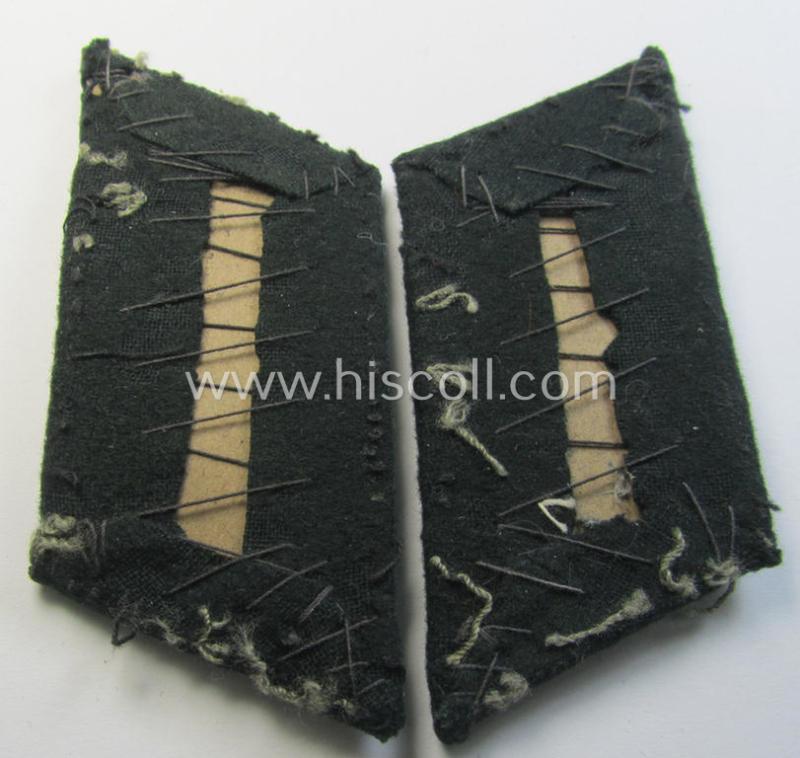 Moderately used - and fully matching! - pair of WH (Heeres) officers'-type collar-tabs, as was piped in the bright-red-coloured branchcolour as was intended for usage by an: 'Offizier der (Sturm)Artillerie-Truppen'