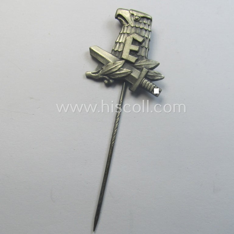 Superb - truly rarely seen and fully untouched! - example of a genuine-silver-based (and '900'-silver-content-marked!) so-called: 'Mitgliedsabzeichen des Thür. Staatsschule für Führertum und Politik'