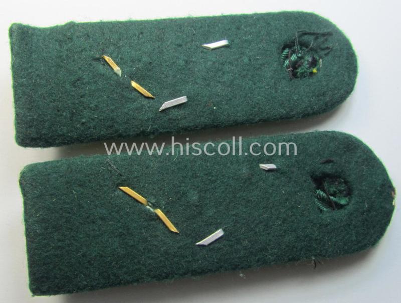 Pair of WH (Heeres) neatly 'cyphered', NCO-type shoulderboards as intended for a WH (Heeres) 'Feldpost-Betriebsassistent o. Oberschaffner' (being of a rank comparable with an NCO- ie. 'Feldwebel'-rank)