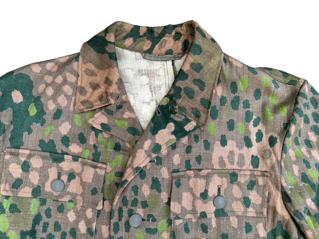 Waffen SS Erbsentarn (DOT44) Tunic unissued condition
