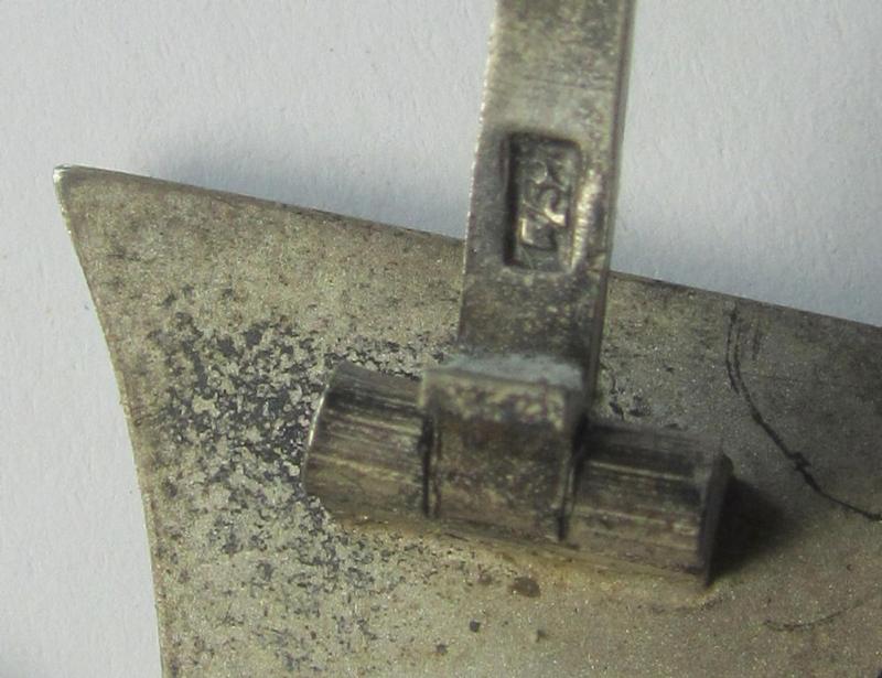 Superb, 'Eisernes Kreuz 1. Klasse' (ie. Iron Cross 1st class) being an (I deem) mid-war-period produced: 'L/52'- (ie. by 'C.F. Zimmermann'-marked-) example and that comes complete in its specific etui as issued and/or recently found