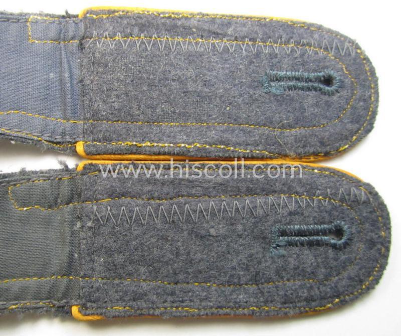 Superb - and fully matching! - pair of mid- (ie. later-) war-period, WH (Luftwaffe) NCO-type shoulderstraps as was intended for usage by an: 'Unteroffizier der Flieger o. Fallschirm-Truppen'