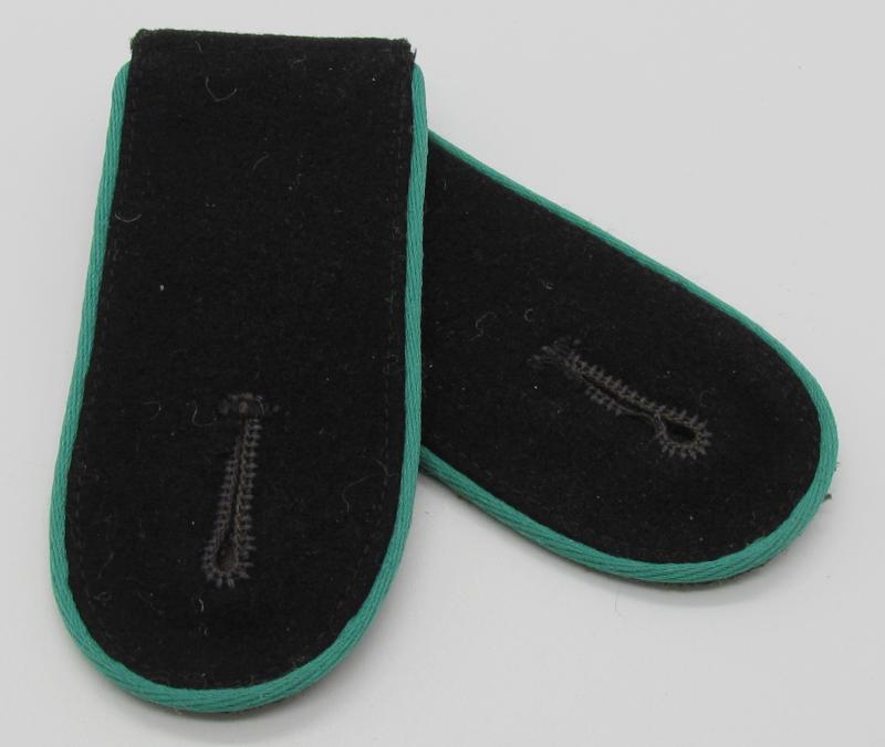 Waffen-SS mountain trooper ‘Gebirgsjäger’ EM/NCO Shoulder Boards