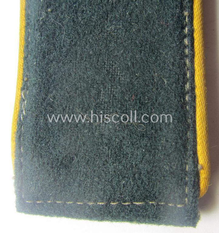 Single, WH (Heeres) EM-type (ie. 'M40'-pattern- and 'rounded-styled') shoulderstrap as was intended for usage by a: 'Soldat der Kavallerie o. Aufklärungs-Trpn.'