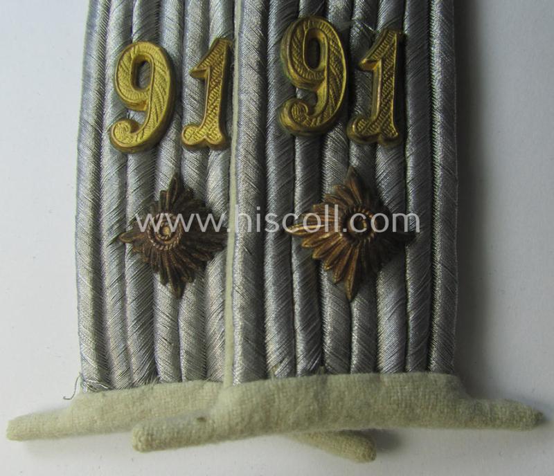 WH (Heeres), 'cyphered' officers'-type shoulderboard-pair (that comes mounted on its unsually seen: 'Auf der Steg'-mounting!) as was intended for an: 'Oberleutnant des Infanterie-Rgts. 91'