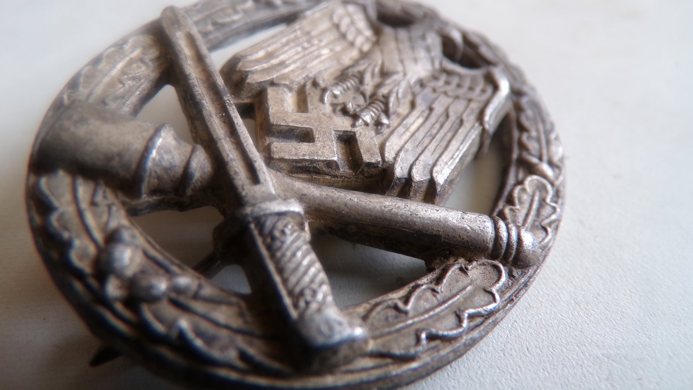 General Assault Badge in Silver Frank & Reif