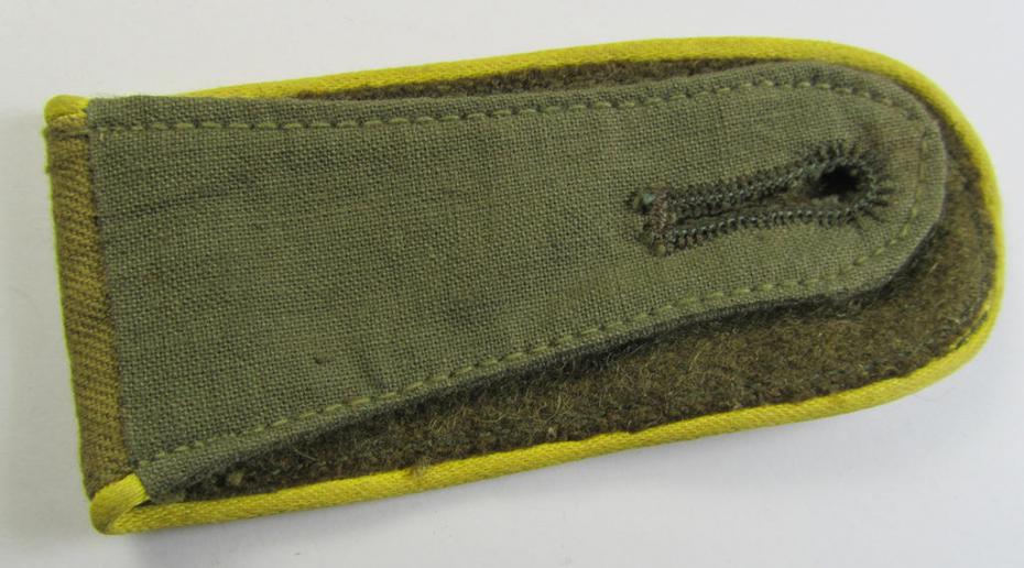 Single, WH (Heeres) 'tropical'- (ie. truly 'DAK'-related) EM-type shoulderstrap, as was intended for usage by a: 'Soldat der Nachrichten-Truppen'