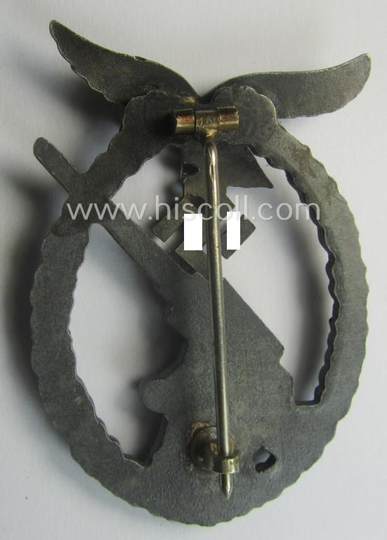 Moderately used, 'Feinzink'-based example of a WH (Luftwaffe) 'Flakkampfabzeichen' being a very detailed albeit non-maker-marked example as was (I deem) produced by the: 'Steinhauer & Lück'-company