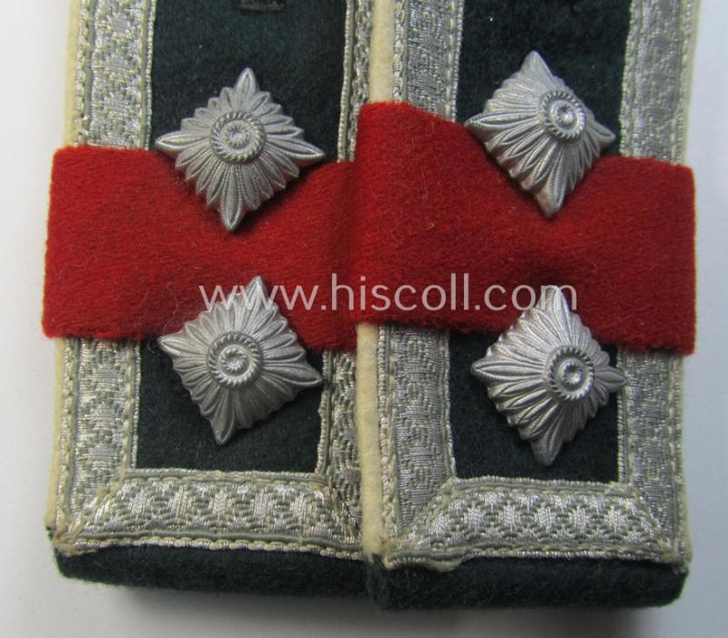 Pair of WH (Heeres) 'M36'- (ie. 'M40'-) pattern WH (Heeres) NCO-type shoulderstraps: 'Ofwbl. der Infanterie-Trpn.' (that shows a pair of bright-red-coloured, regimental-indicator-'Laschen' attached)