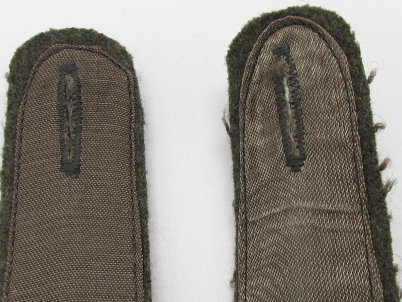 Wehrmacht (Heer) M43 Signals ‘Oberfeldwebel' shoulder boards