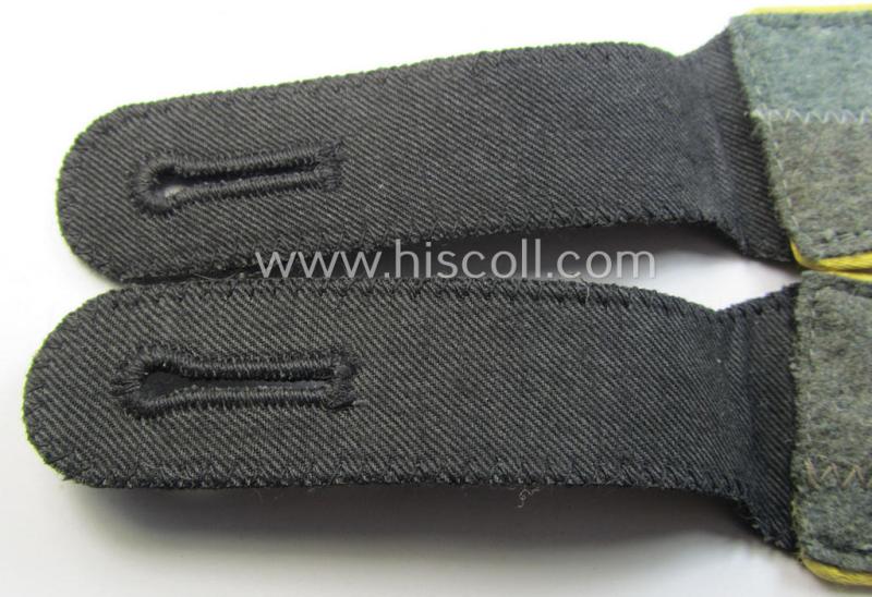 Superb - and/or fully matching! - pair of Waffen-SS, enlisted-mens'-type shoulderstraps as piped in the bright-yellow-coloured branchcolour as was intended for usage by a soldier who served within the: 'Waffen-SS Nachrichten-Truppen'