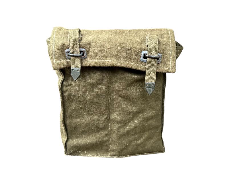 Late-war Pioneer Combat Assault Pouches