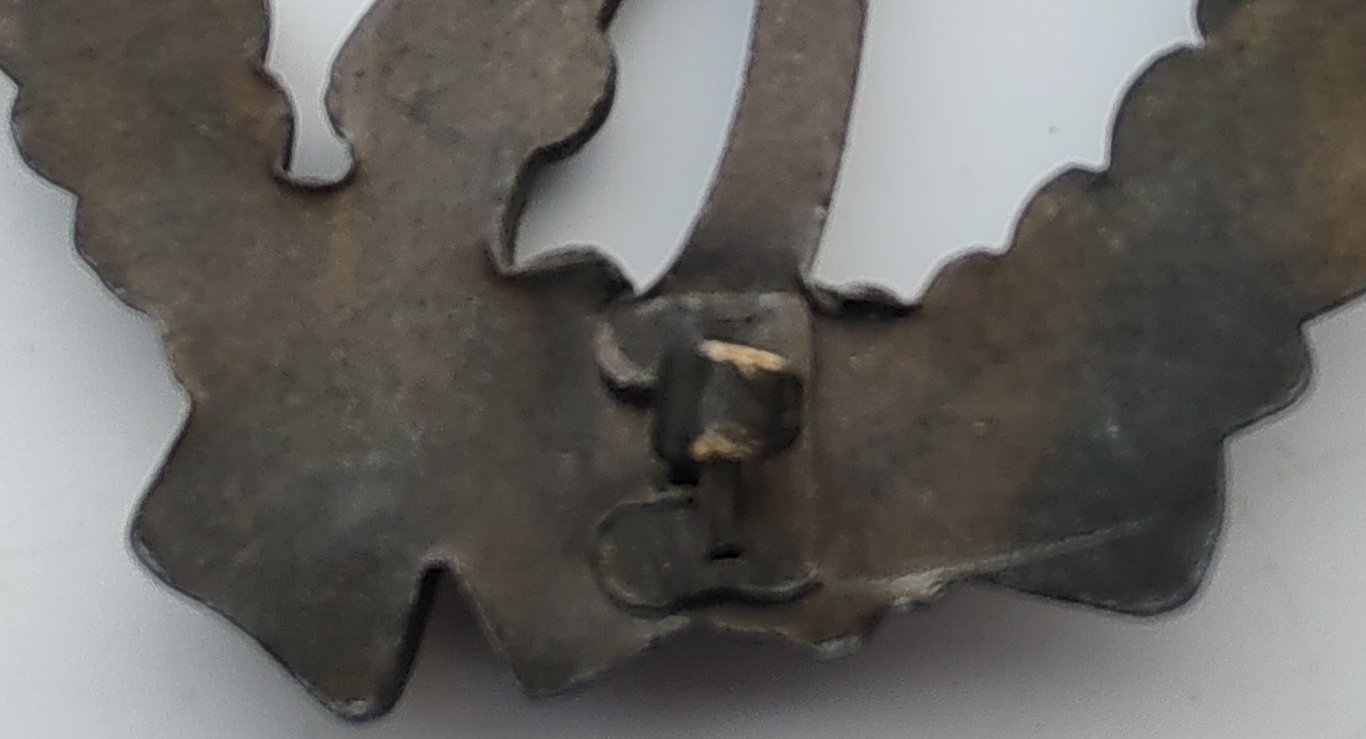 'Infanterie Sturmabzeichen in Bronze' being a maker marked 'JFS' -'Josef Feix u. Söhne'