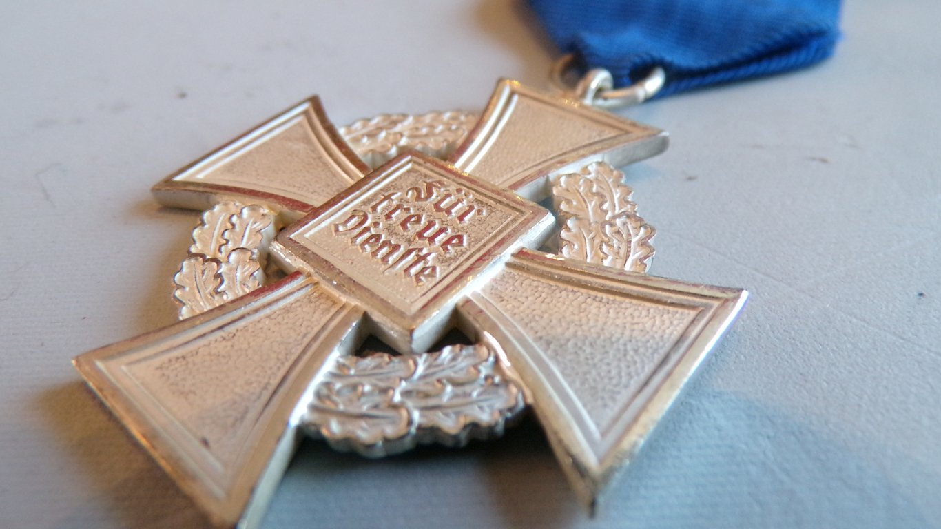 Lot of 3 x Treue dienst Abzeichen